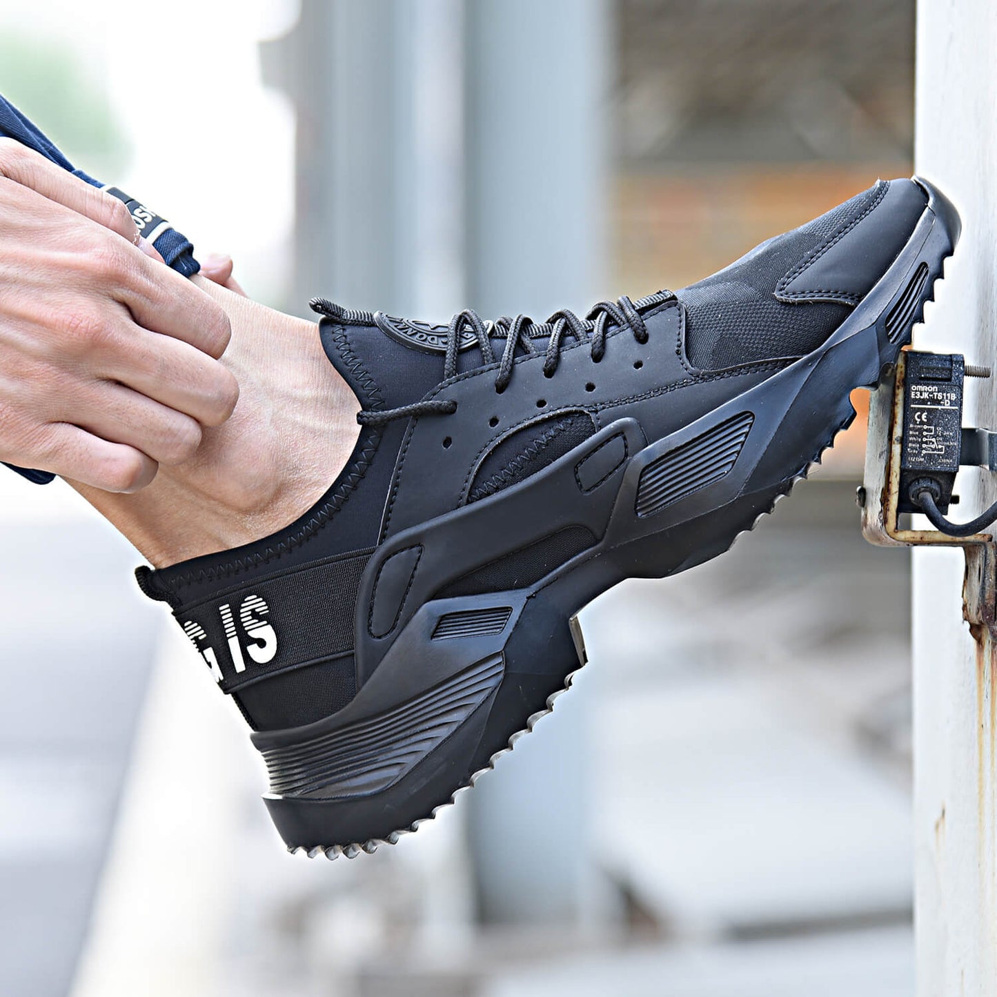 Maven Steel Toe Lightweight Work Sneakers